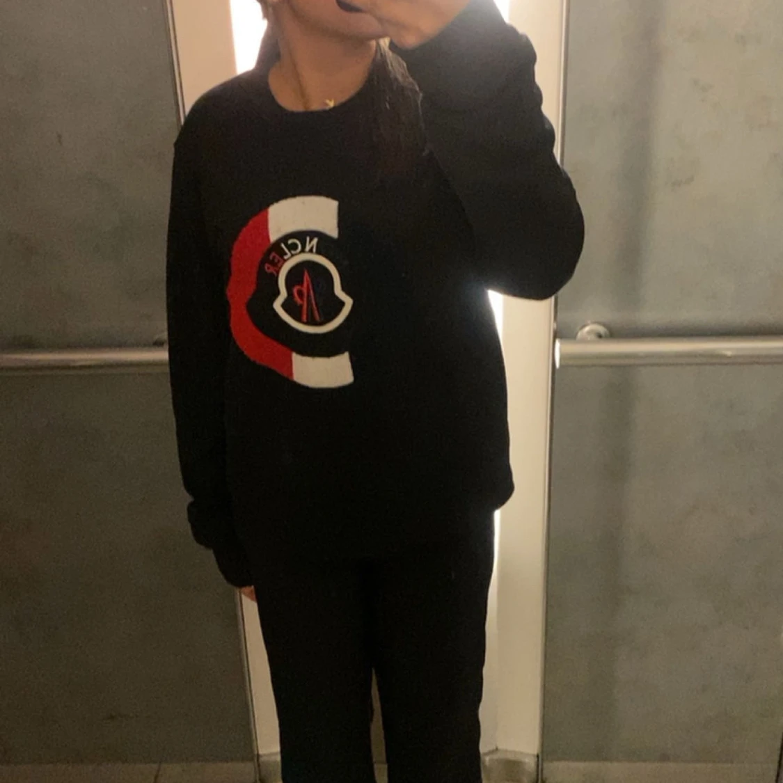 Svart tröja från Moncler