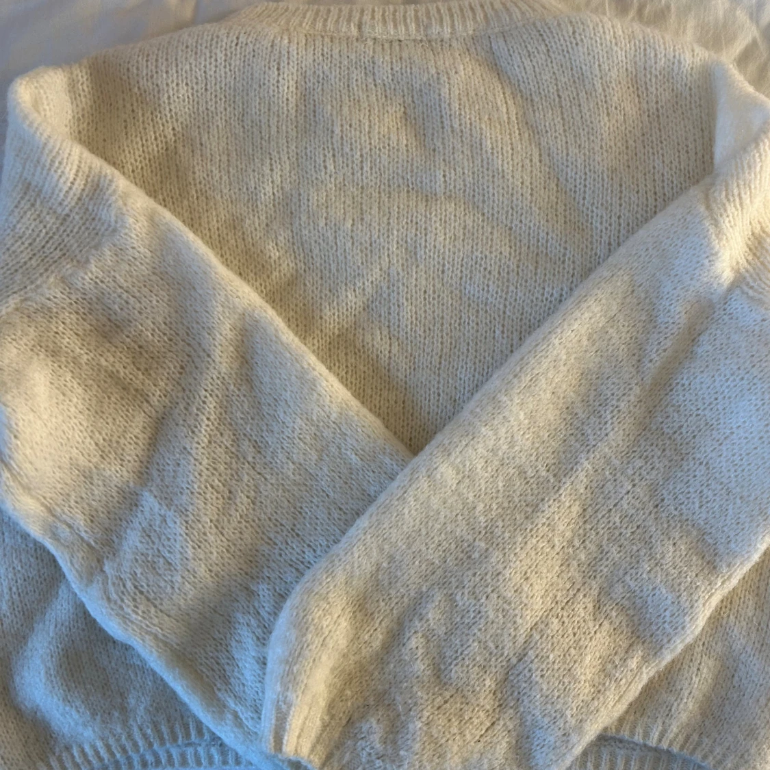 Vit stickad tröja - 1