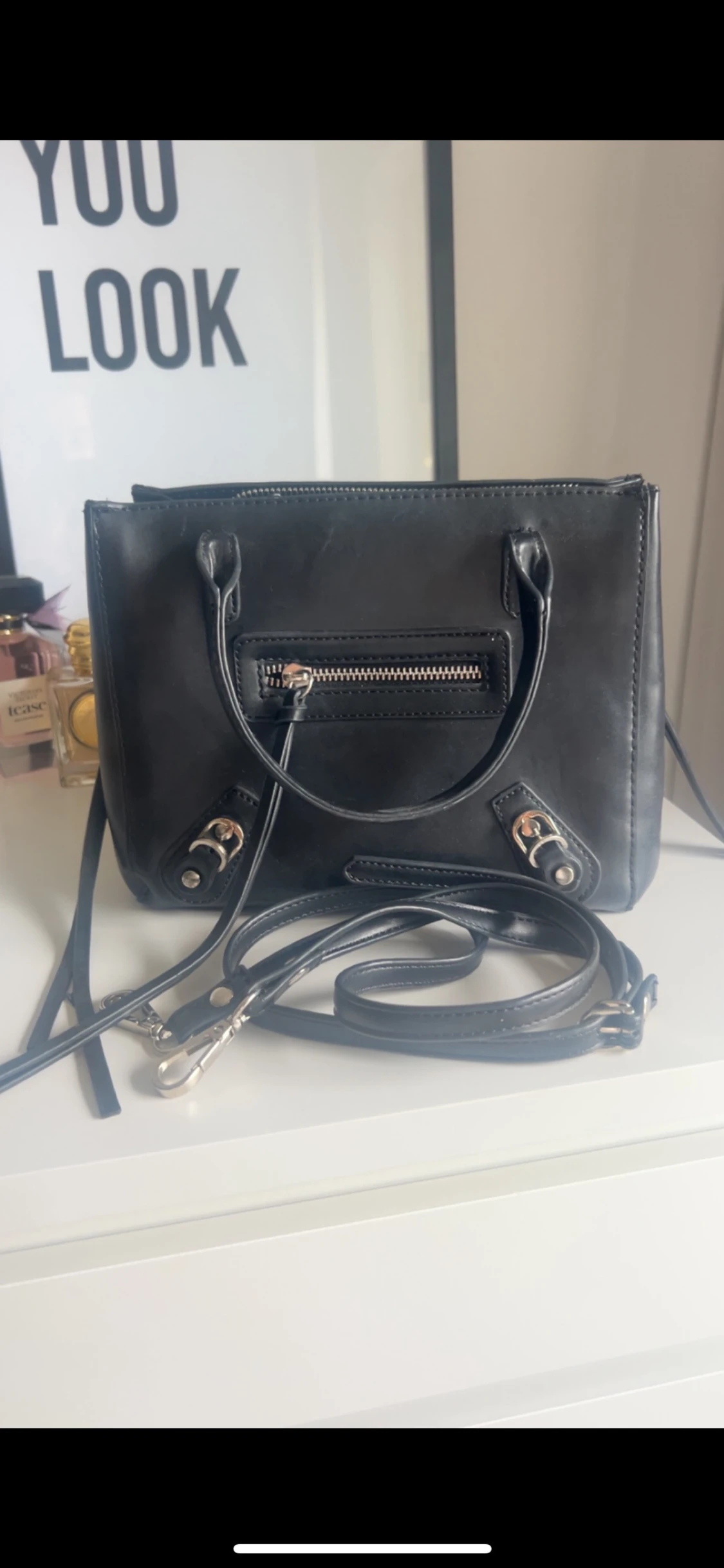 Jättesnygg svart handväska  - 3