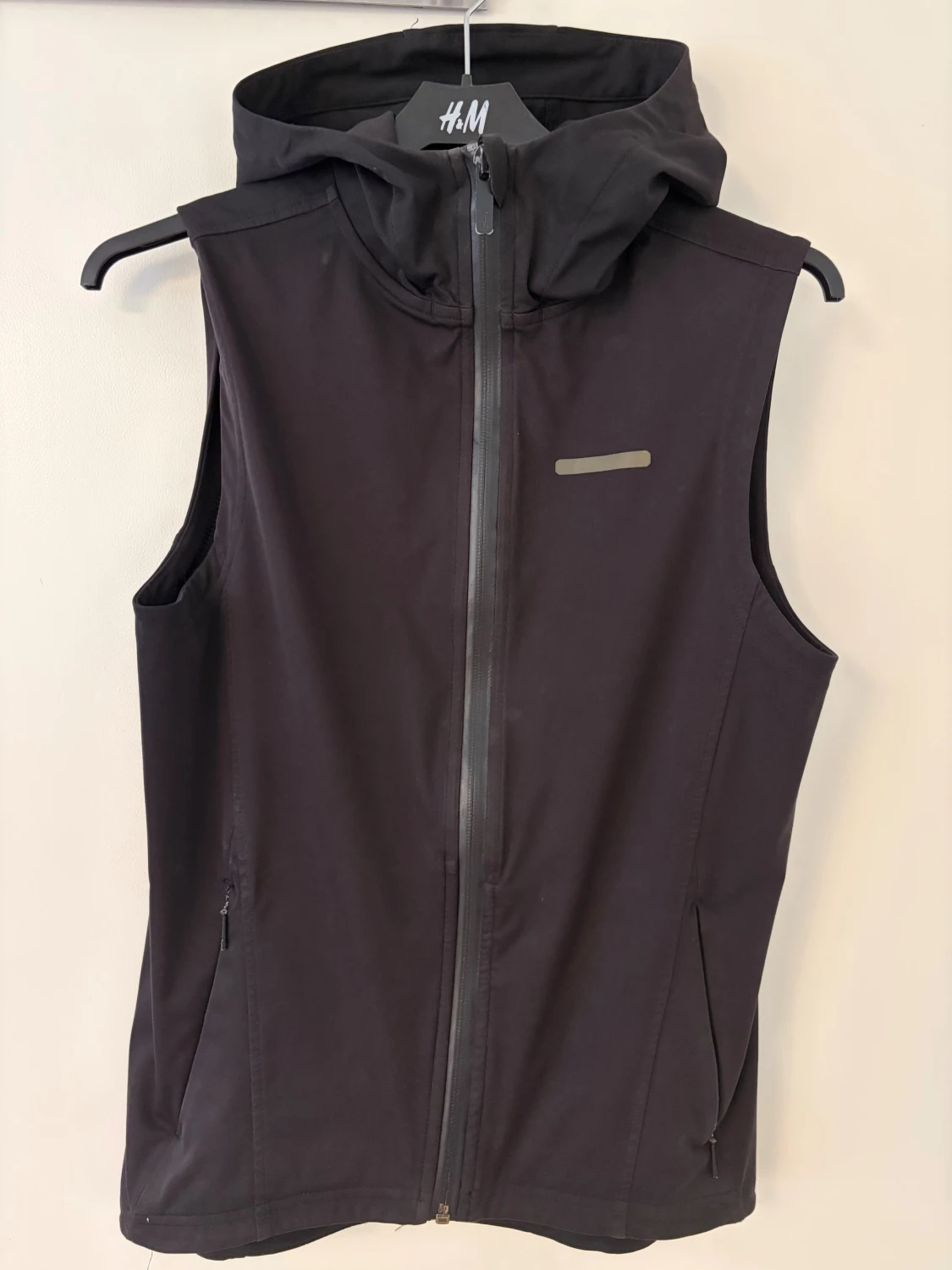 Svart träningsväst med huva från A-Z