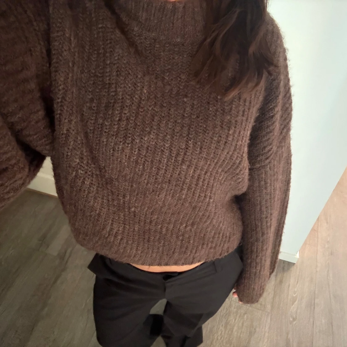 Brun stickad från Gina  - 4