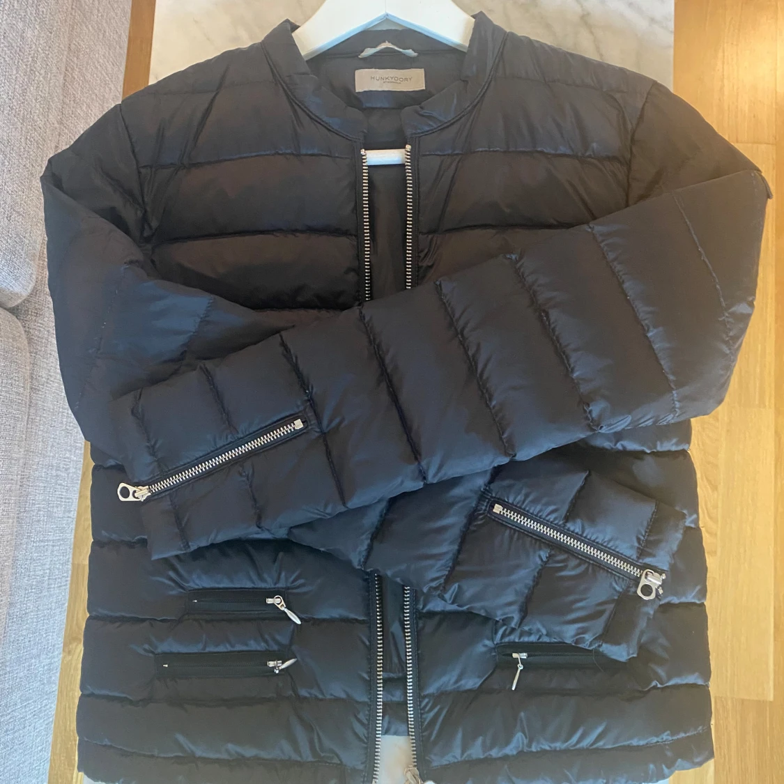 Svart dunjacka från Hunkydory - 3