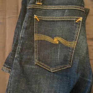 Nudie jeans  - Säljer dessa riktigt feta jeans från Nudie! Jeansen är i storlek 31/32.