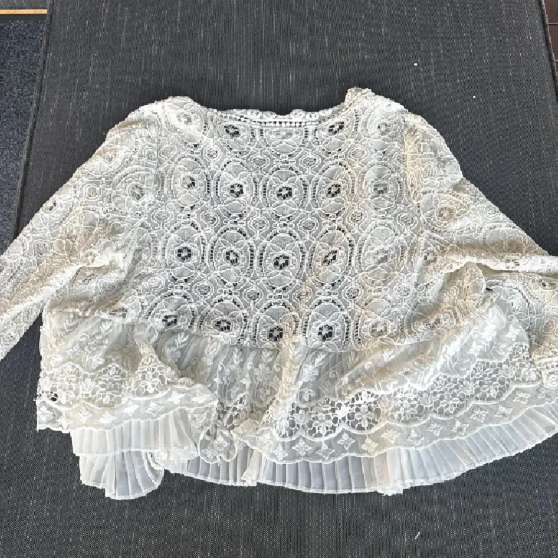 Vit spetskofta från Esmé - 3