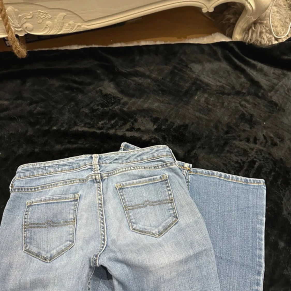 Ljusblå lågmidjade bootcut jeans - 2