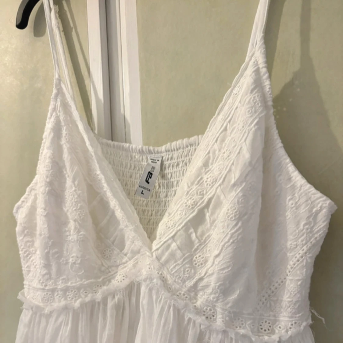 Vit linne topp volanger coquette boho chic spets blommor spetslinne milkmaid babydoll detaljer - 1