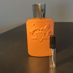 5ml Althaïr  -  Säljer sample från min perfumes de marly Althaïr perfekt om du är osäker över att köpa hela eller behöver en liten för att ta omkring skriv gärna vid minsta fundering.🙌