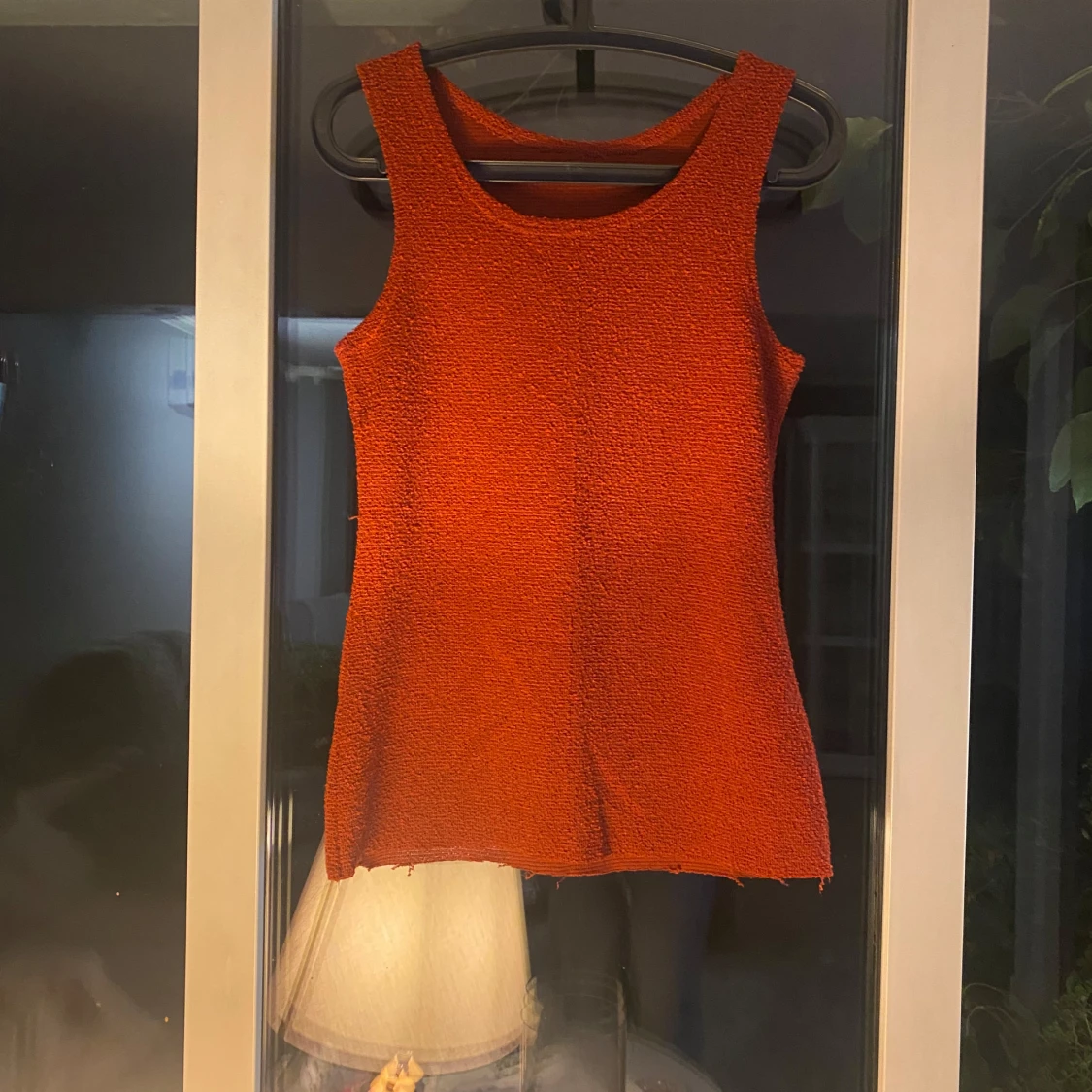 Rostfärgad ärmlös linnetopp