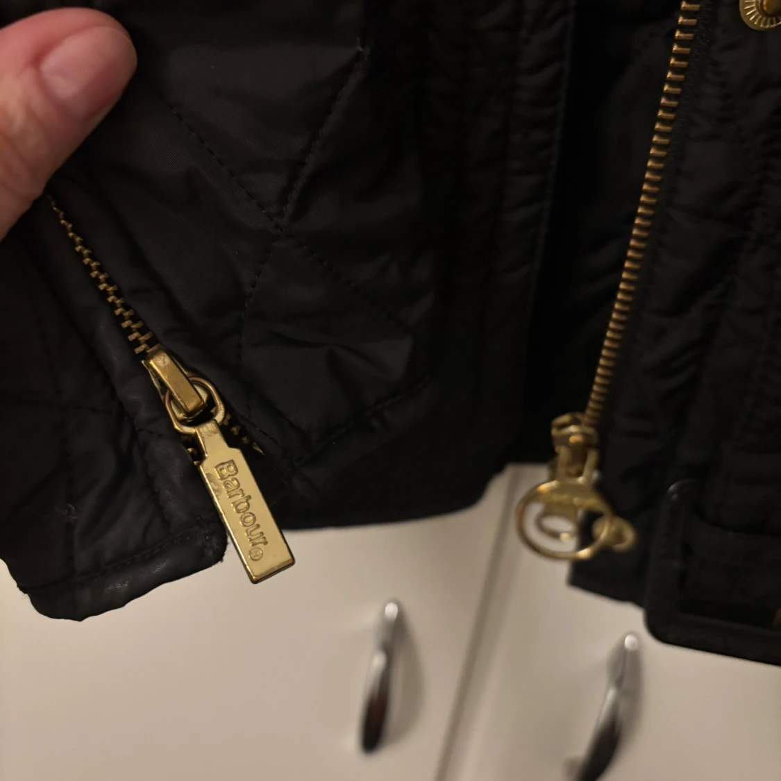 Svart quiltad jacka från Barbour - 3