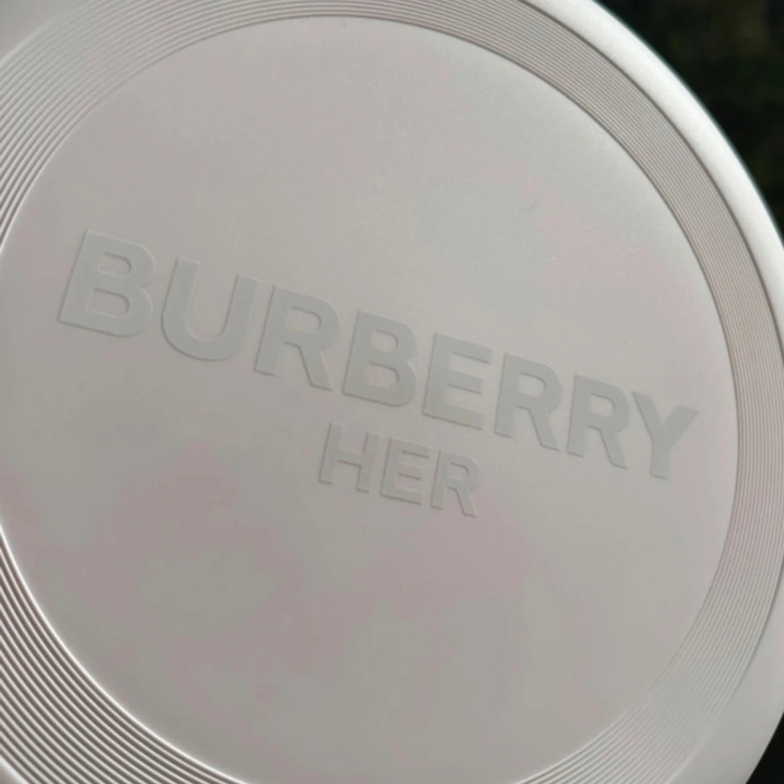 Burberry frisbee - 2