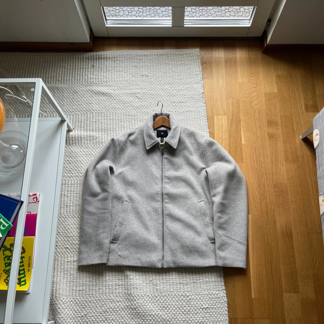 Ljusgrå ulljacka från H&M