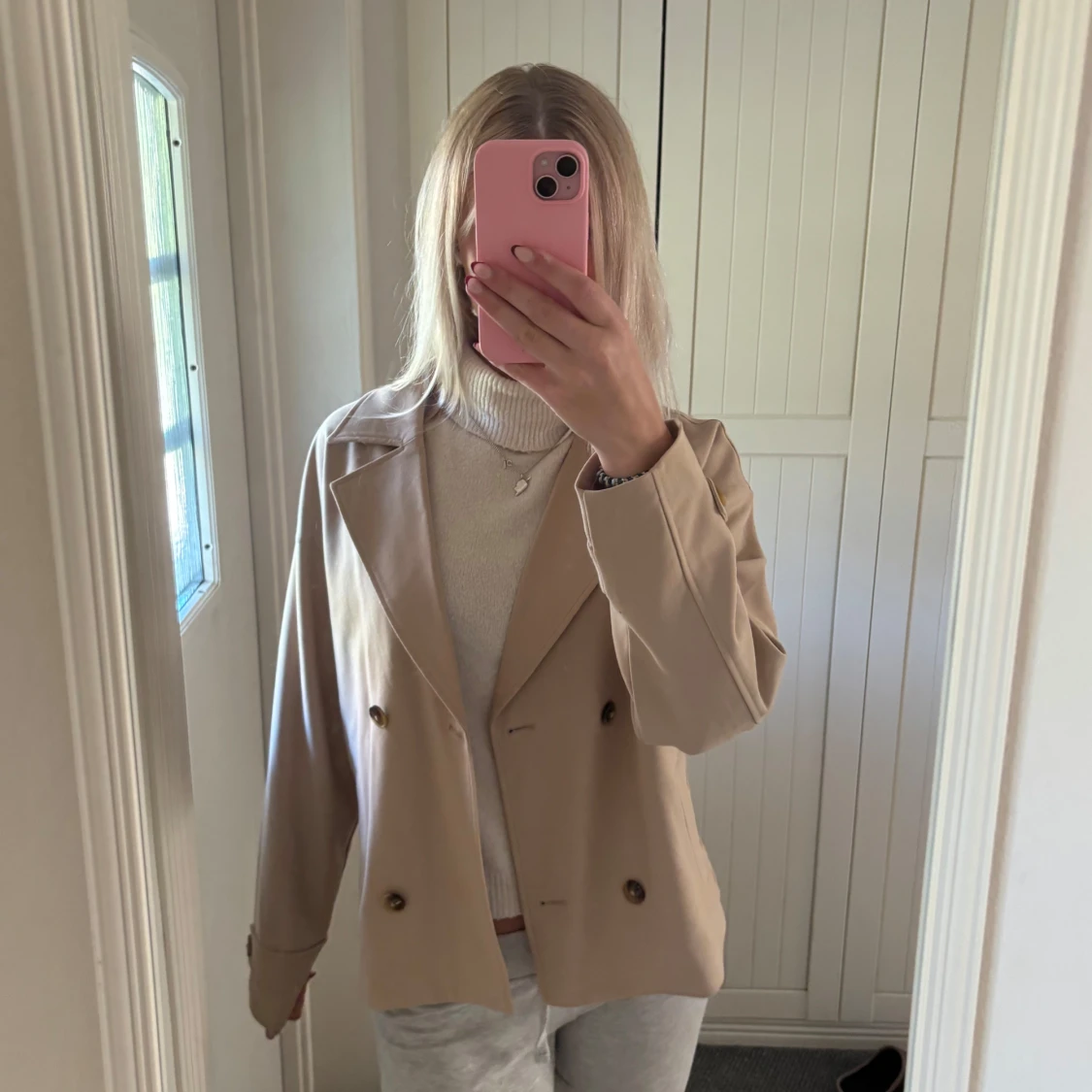 Beige trenchcoat från Lindex