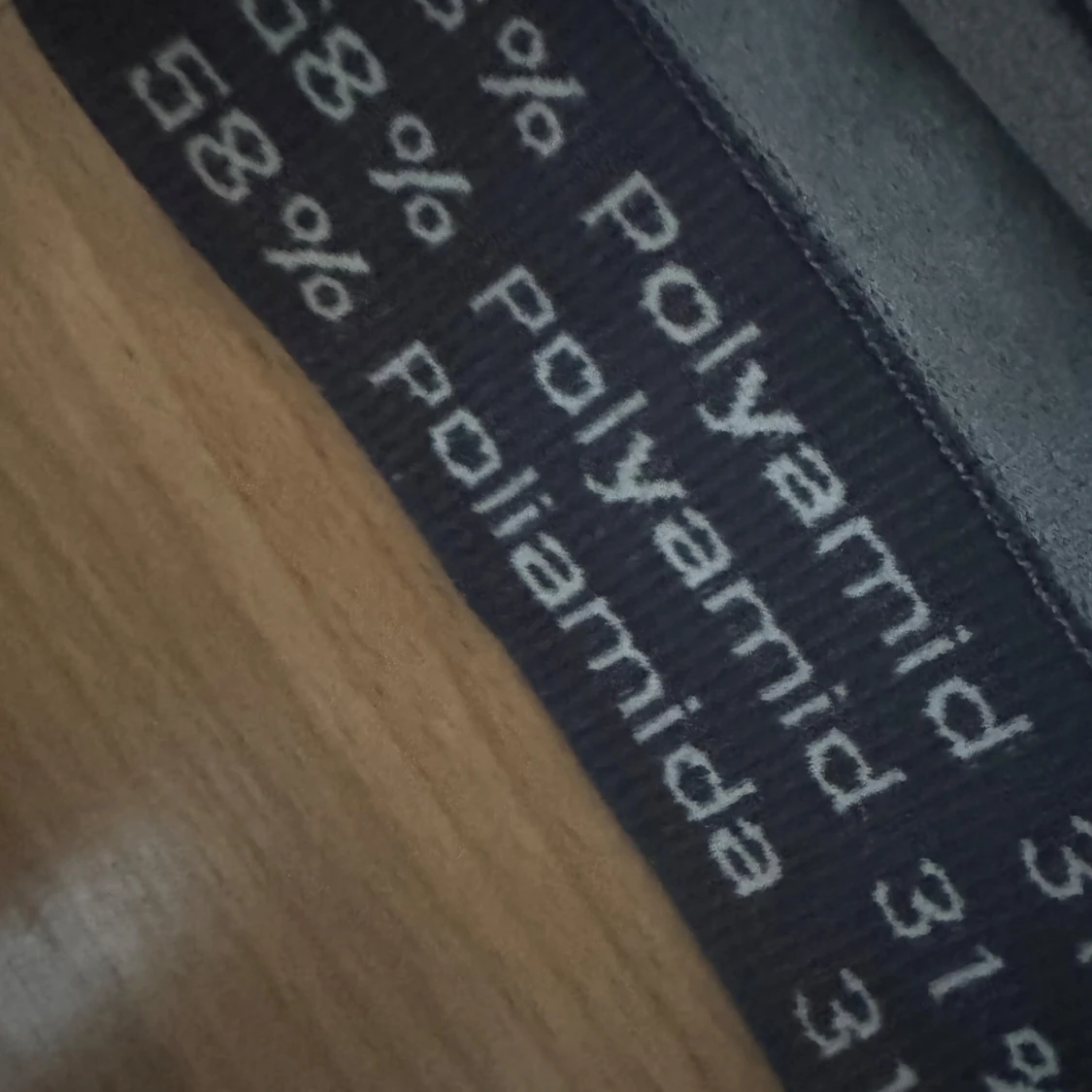 Ny, grå långärmad träningströja - 1