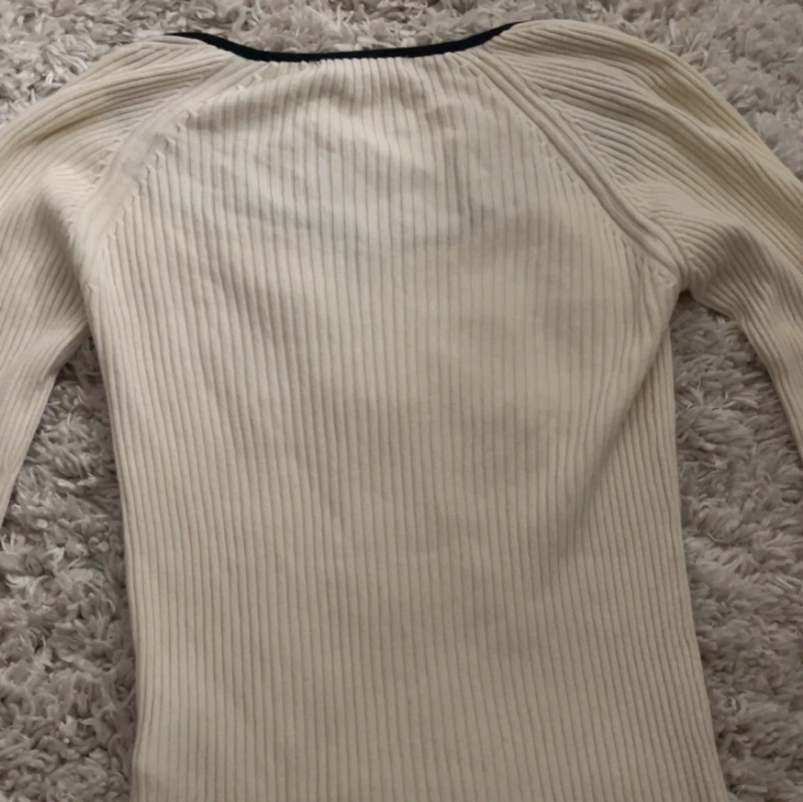 Vit ribbad tröja från Gina Tricot - 4