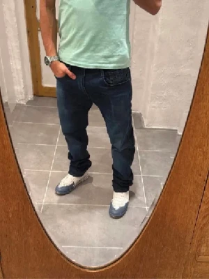 Replay jeans  - Ett par riktigt snygga byxor från Replay i storlek W34 L34 i modellen Anbbas 