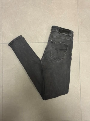 Tiger Of Sweden jeans - Tjenare! Säljer nu dessa jeans från ”Tiger Of Sweden” i mycket bra skick utan några defekter. Jeansen är i storlek ”W29/L32”. Vid frågor och funderingar är det bara att höra av sig!👖😊