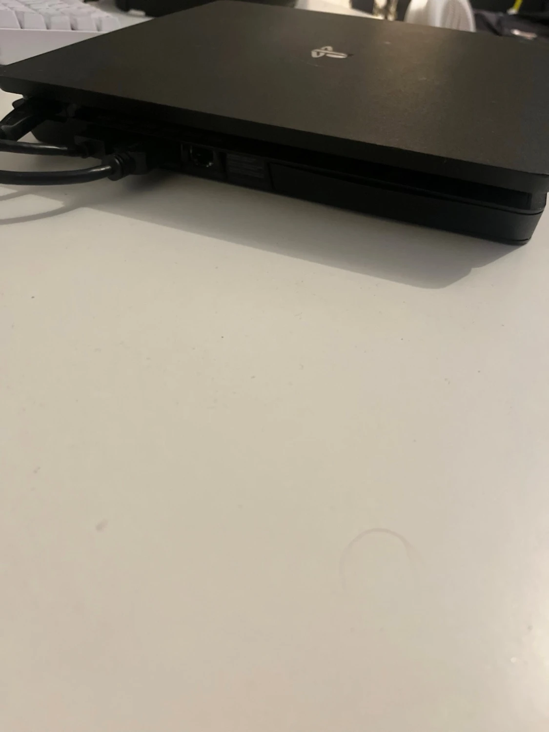 PlayStation 4 Slim svart spelkonsol - 2