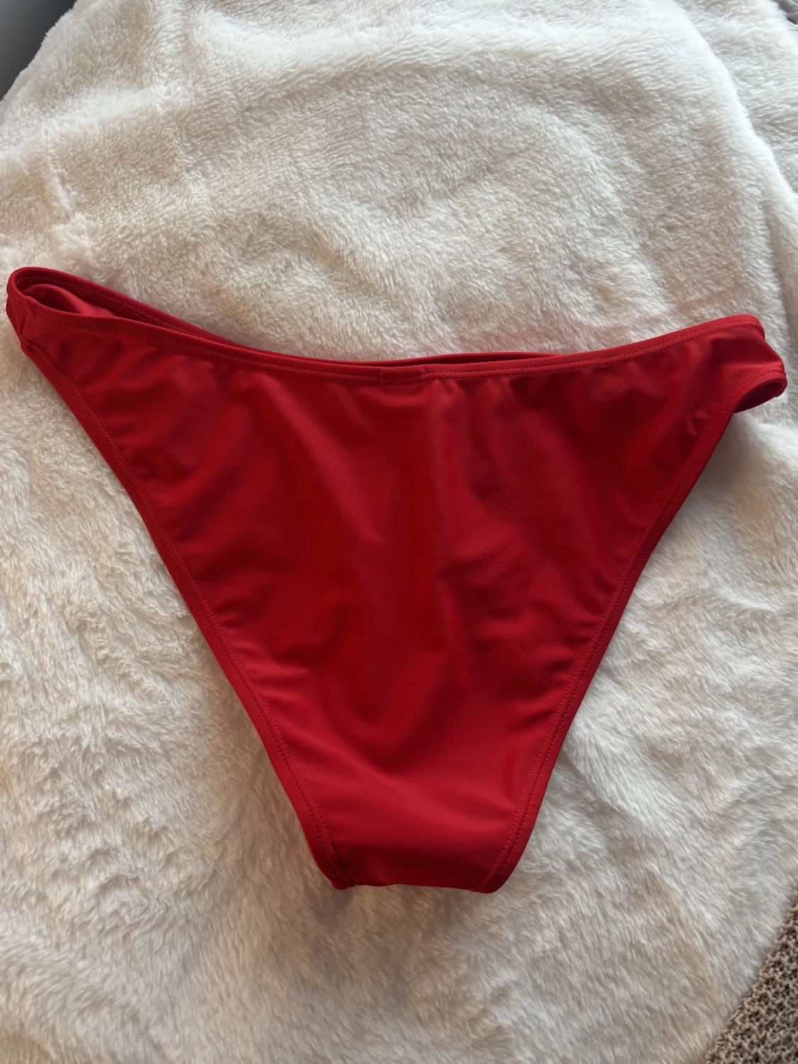 Röd bikiniunderdel från NA-KD - 1