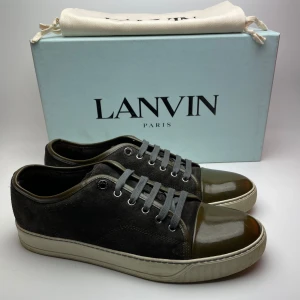 Lanvin skor  - Hej! Säljer nu dessa sjukt snygga lanvin skor. Skorna är i fint skick! Har ett begränsat antal boxar och dustbag! Hör gärna av dig vid frågor!