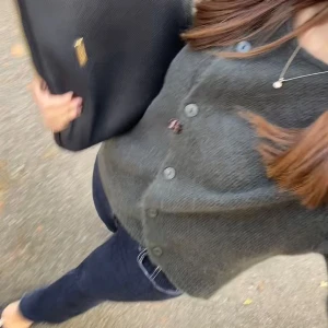 stickad tröja - Typ helt ny, super fin färg.