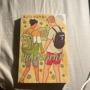 Heartstopper 3 svenska  - Säljer för 75kr har även alla andra böckerna i svenska 1,2,3,4 och 5, om du vill ha alla fem så kan du dma mig så fixar jag lägre pris:) 