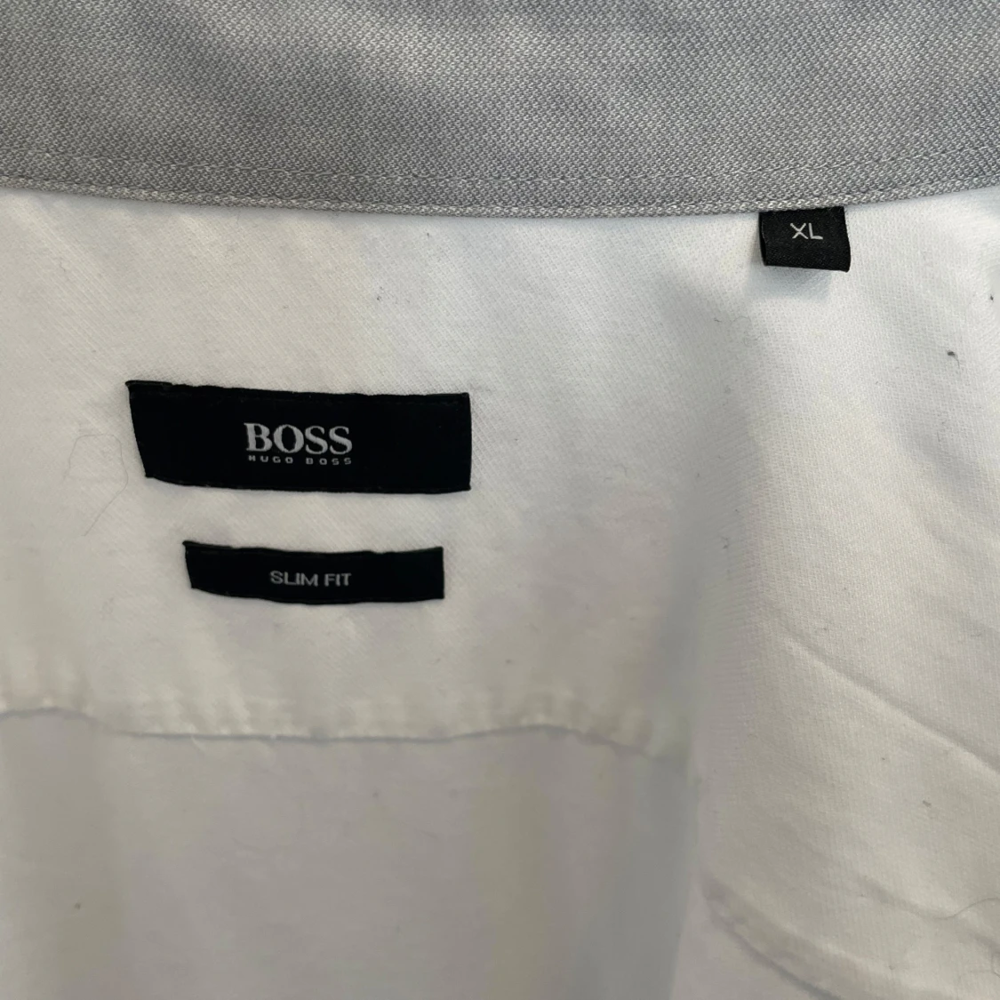 Vit skjorta från Hugo Boss XL - 1