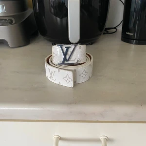 Vit bälte - 120cmlång