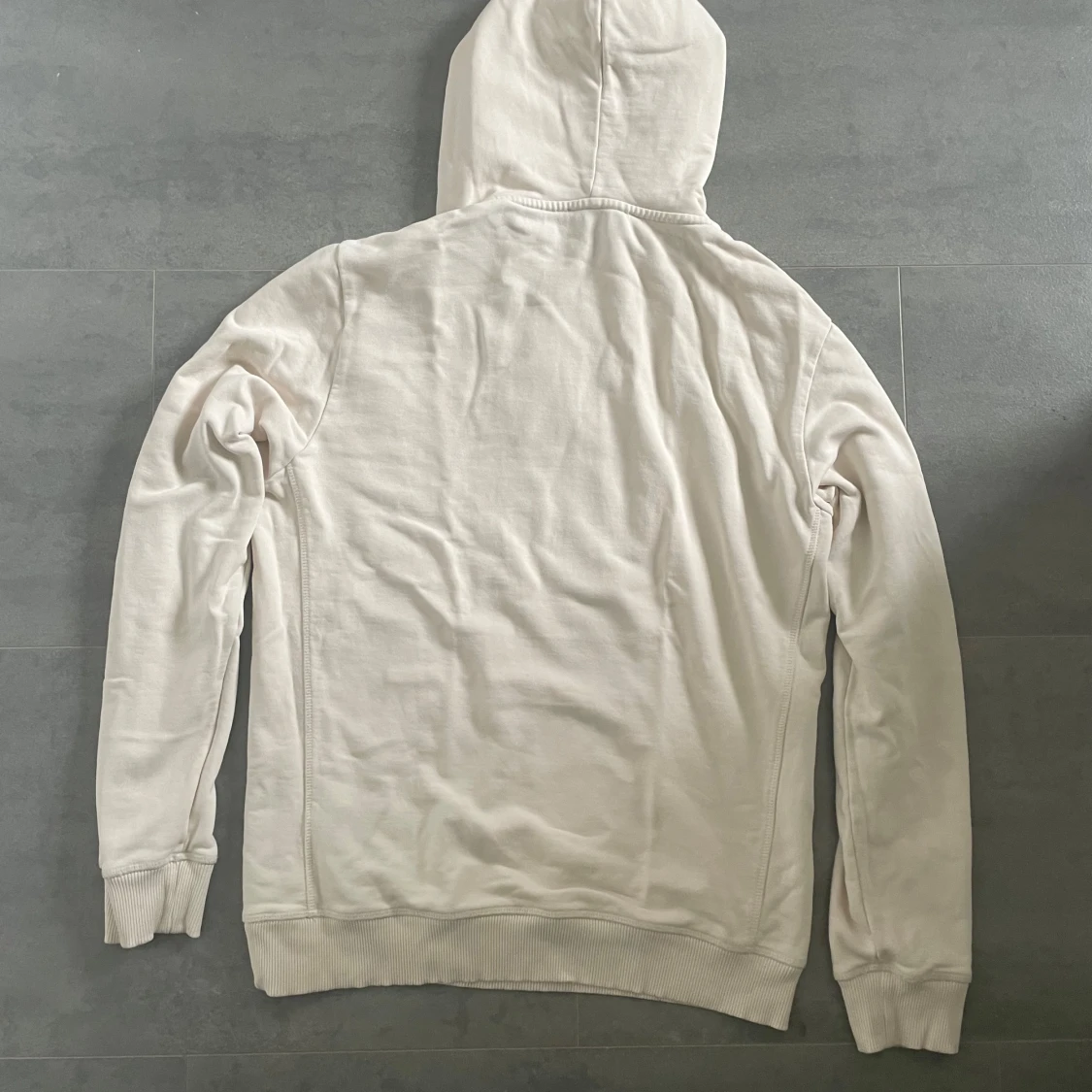 Beige hoodie från Les Deux - 1