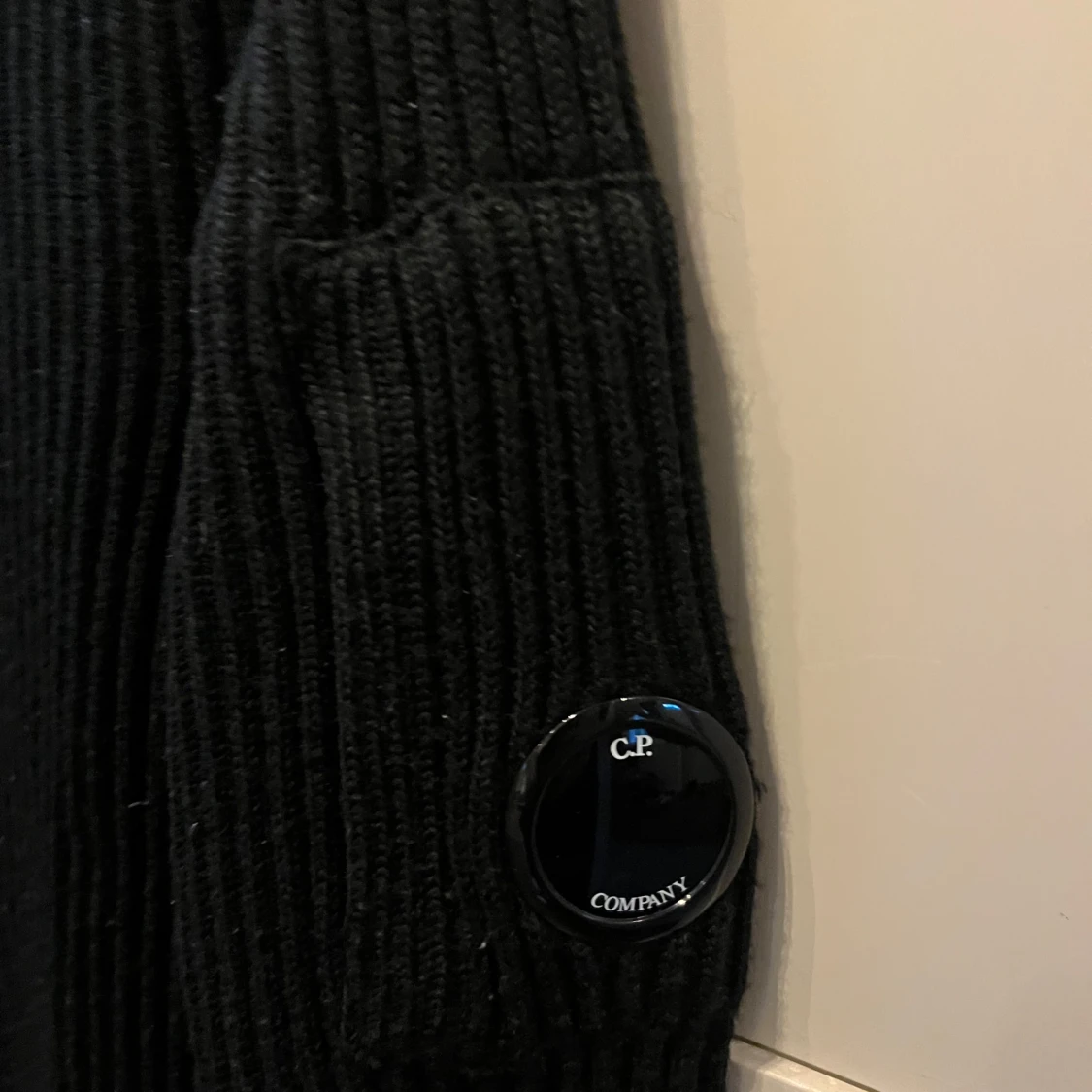 Svart stickad tröja från C.P. Company - 1