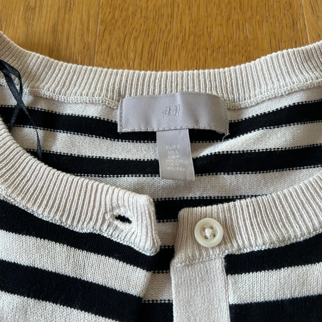 Randig kofta från H&M, svart och vit - 2