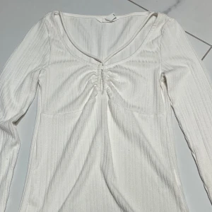 Långärmad topp - Skriv till mig privat om du har några frågor!