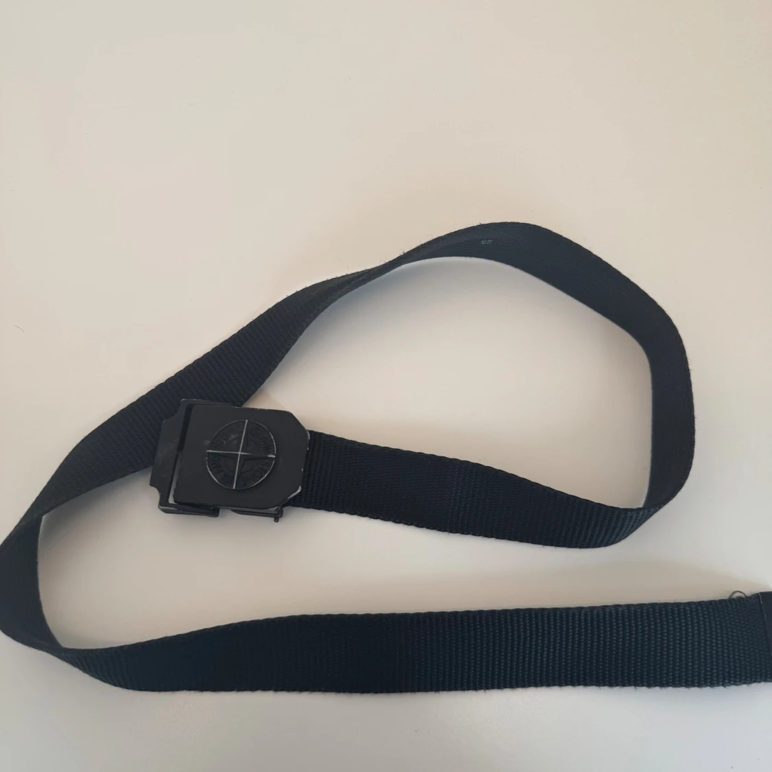 Svart nylonbälte från Stone Island