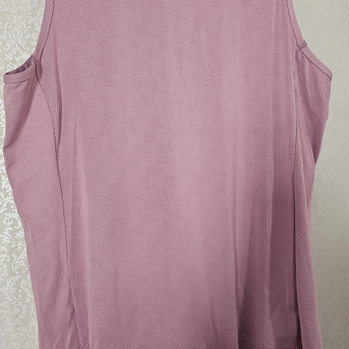 Ljusrosa ärmlös pikétopp från CRW - 1