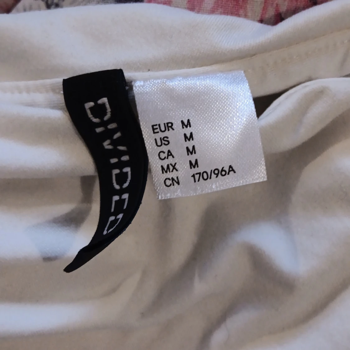 Vit offshoulder kortklänning Divided - 2