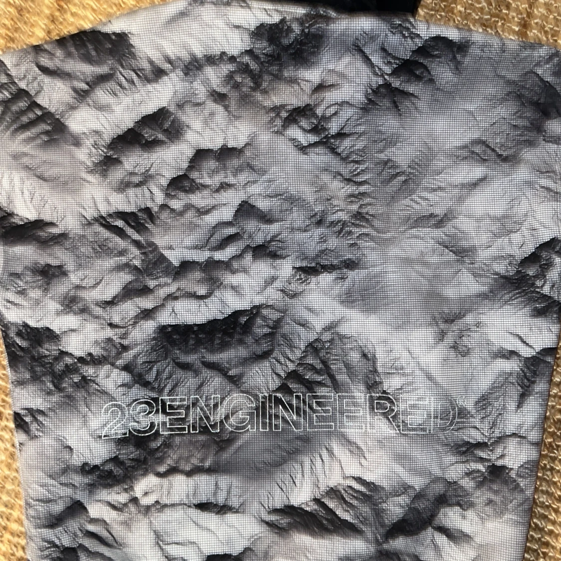 Grå och svart hoodie från Jordan - 3