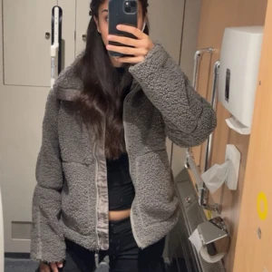 Teddy jacka  - Teddy jacka från asos, använd några gånger men fortfarande fint skick 