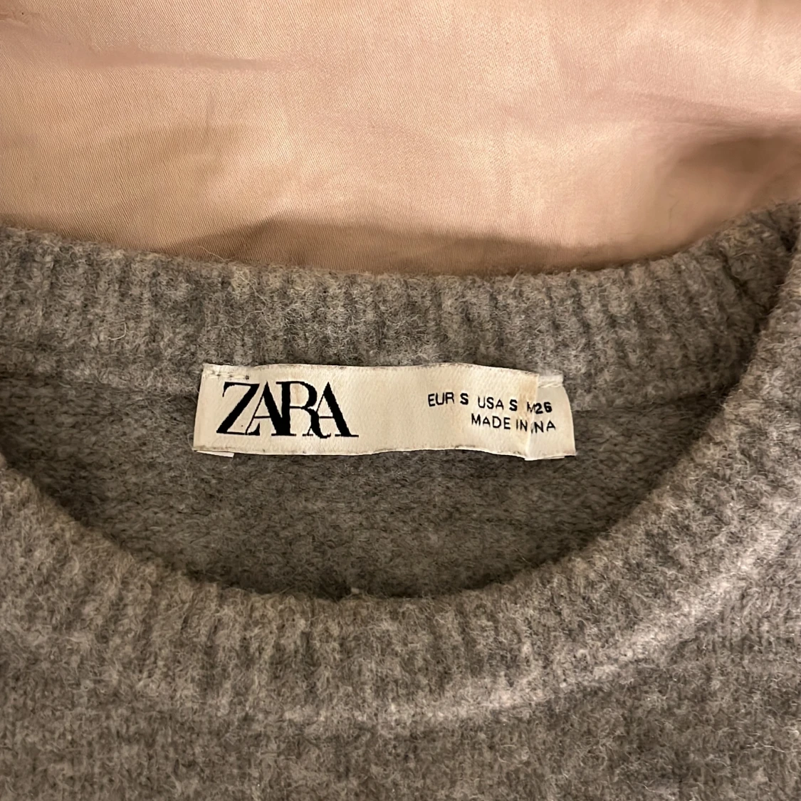 Grå stickad tröja från Zara - 2