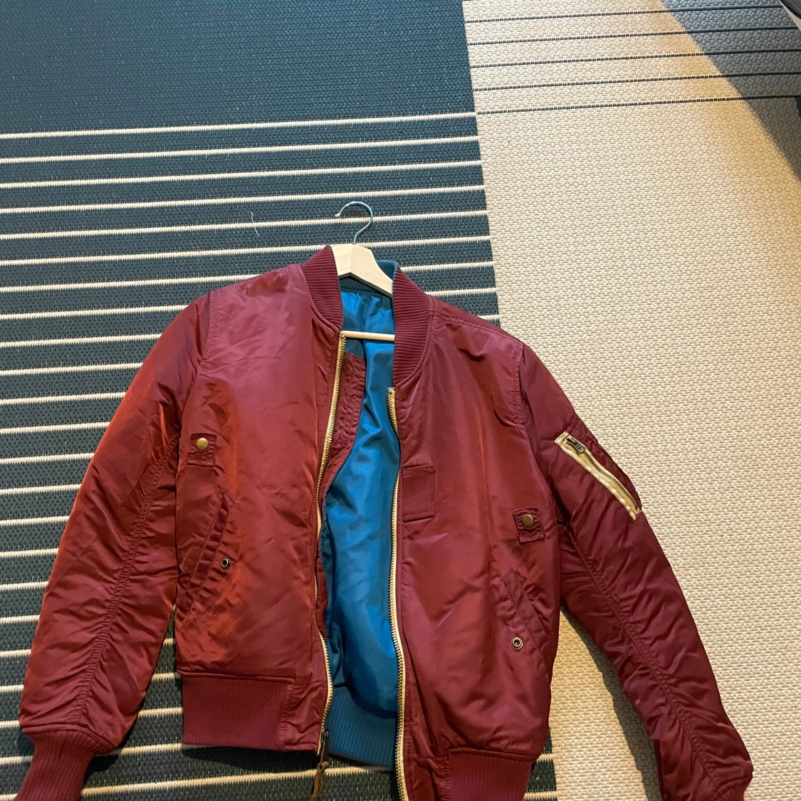 Reversibel bomberjacka Alpha Industries