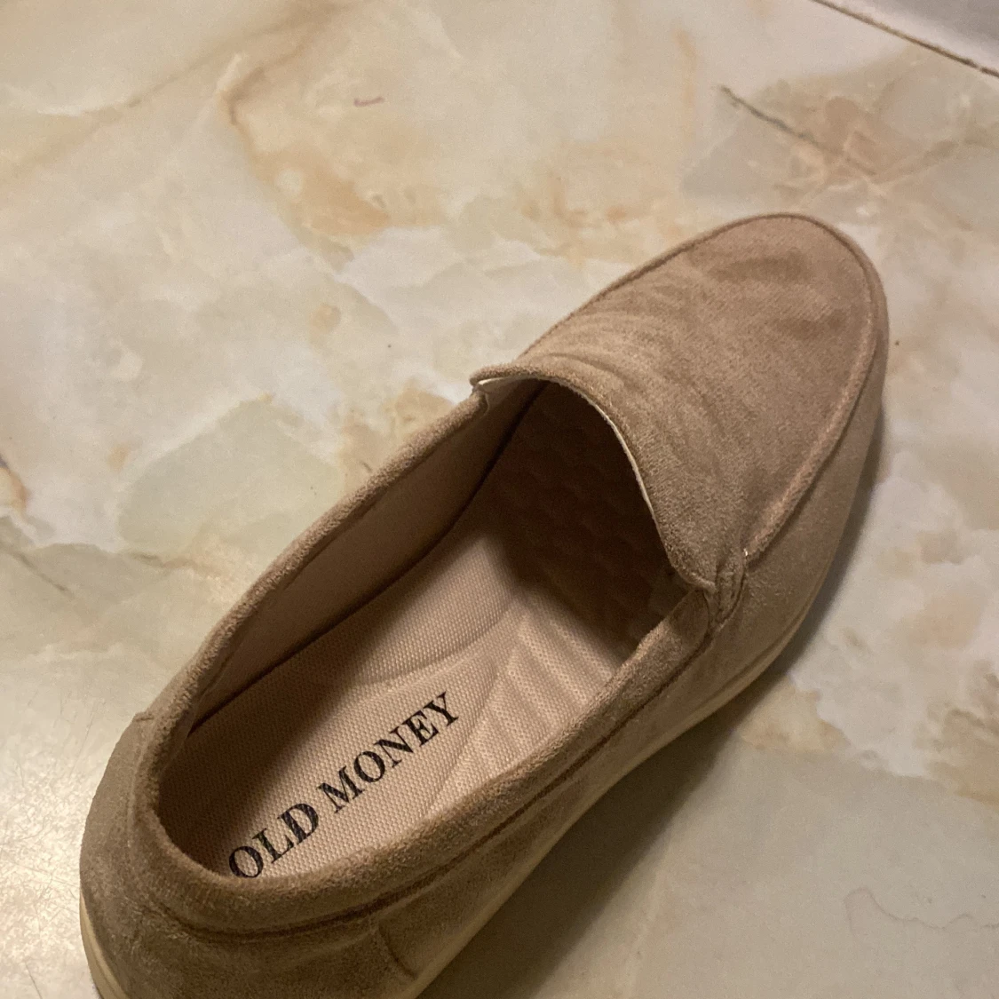 Beige mockaloafers från Old Money - 2