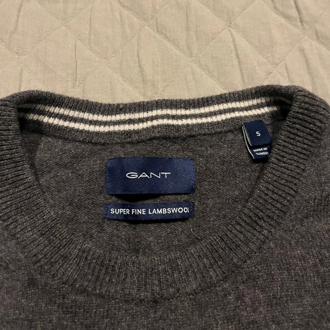 Mörkgrå stickad tröja från GANT - 3