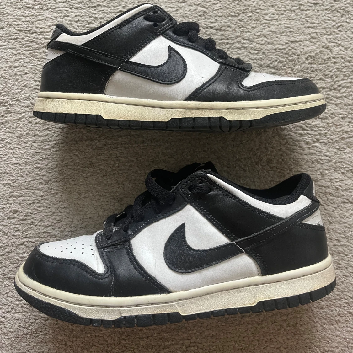 Nike Dunk Low svart och vit