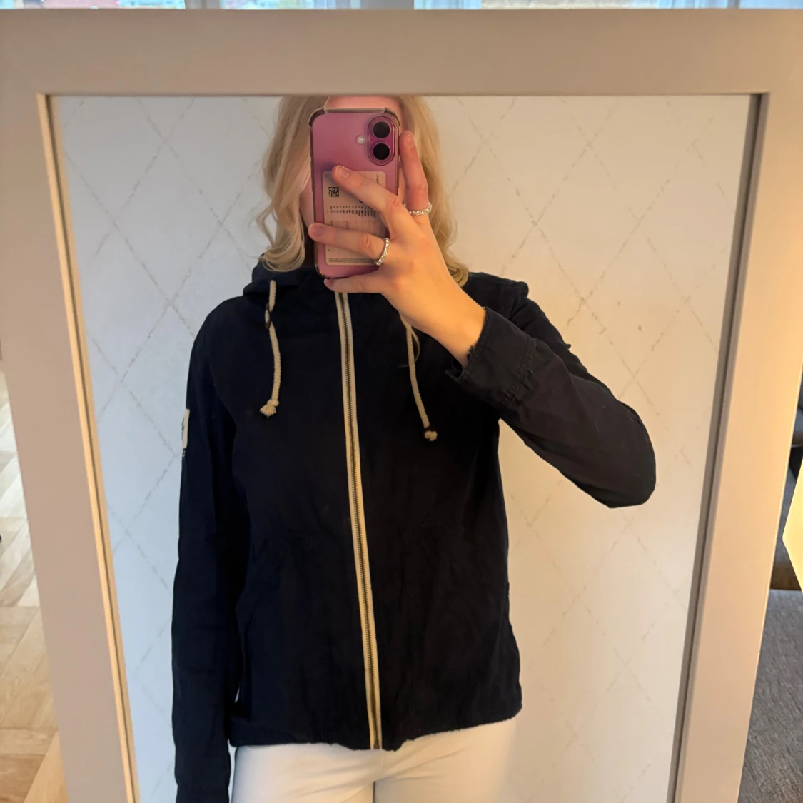 Mörkblå vindjacka med huva från Bondelid - 1