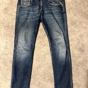 Replay jeans Anbass  - Replay Jeans Anbass. Knappt använda. 32-30. Hör av er vid frågor 📝
