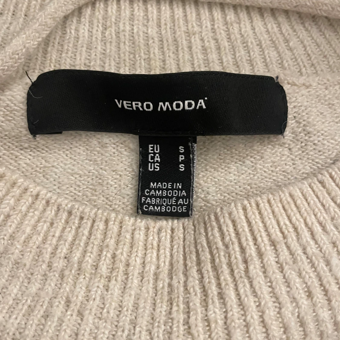 Beige stickad tröja från Vero Moda - 2