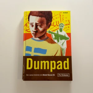 Bok: ”Dumpad” av Per Brinkemo & Ahmed Hassan Ali - Dumpad är en gripande bok om Ahmeds kamp för att passa in i det svenska samhället, hans resa genom Somalia och Etiopien, och livet som ensam ungdom på flykt. En sann berättelse som berör och ger insikt i utanförskap och styrka. Boken är i fint skick!