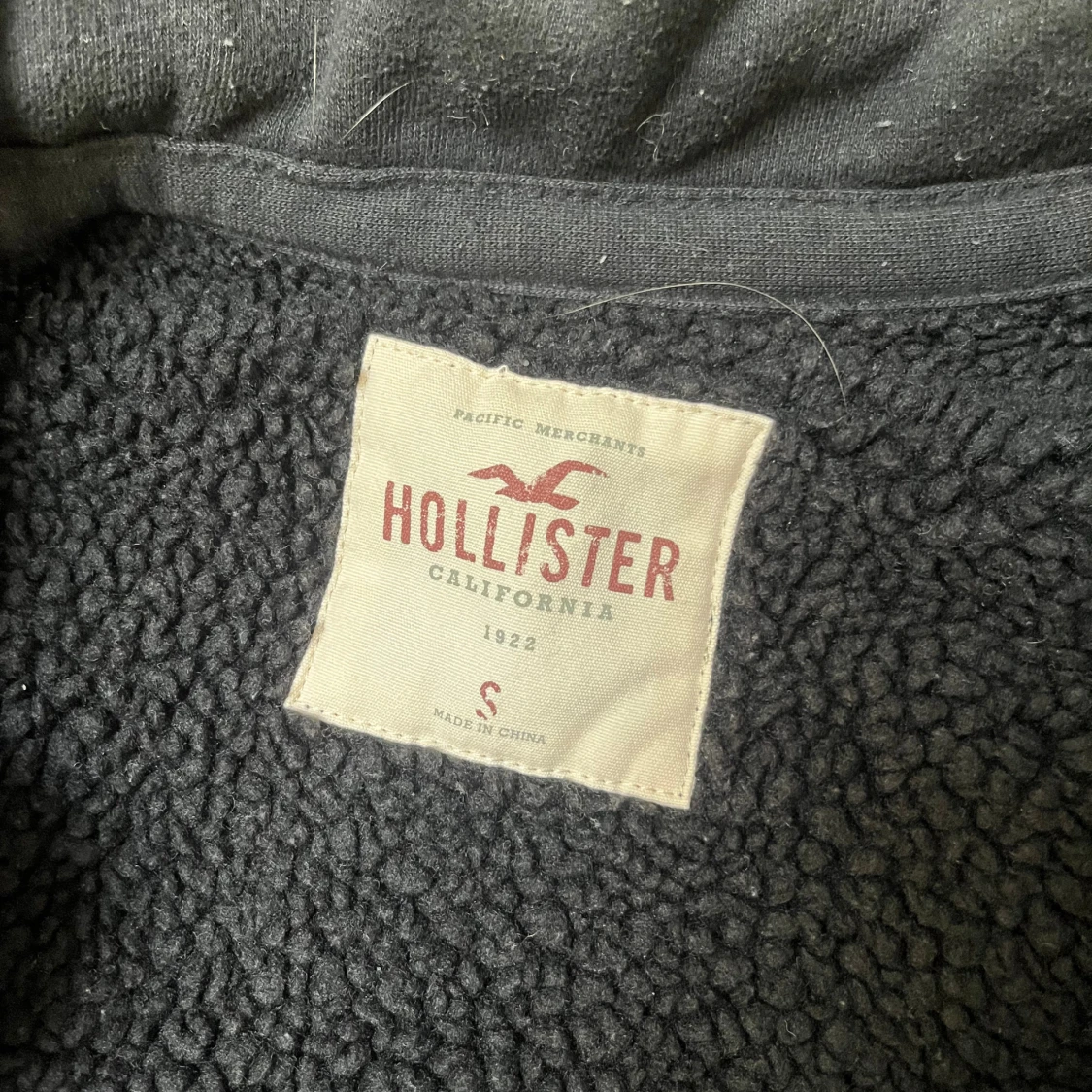 Grå teddyjacka från Hollister (strl S) - 2