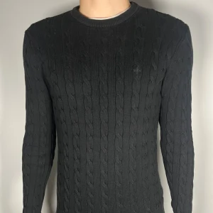 Kabelstickad Morris tröja - Säljer riktigt snygg och trendig kabelstickad Morris tröja i fint skick, storlek M, vid frågor är det bara att skriva //Gramenti