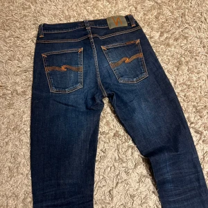 Nudie jeans lean dean slim fit herr - Nudie jeans slim fit modell lean dean. Mycket bra skick, inga märkvärdiga defekter. Storlek w31, postas antigen samma dag som köp eller dagen därpå🙌💯