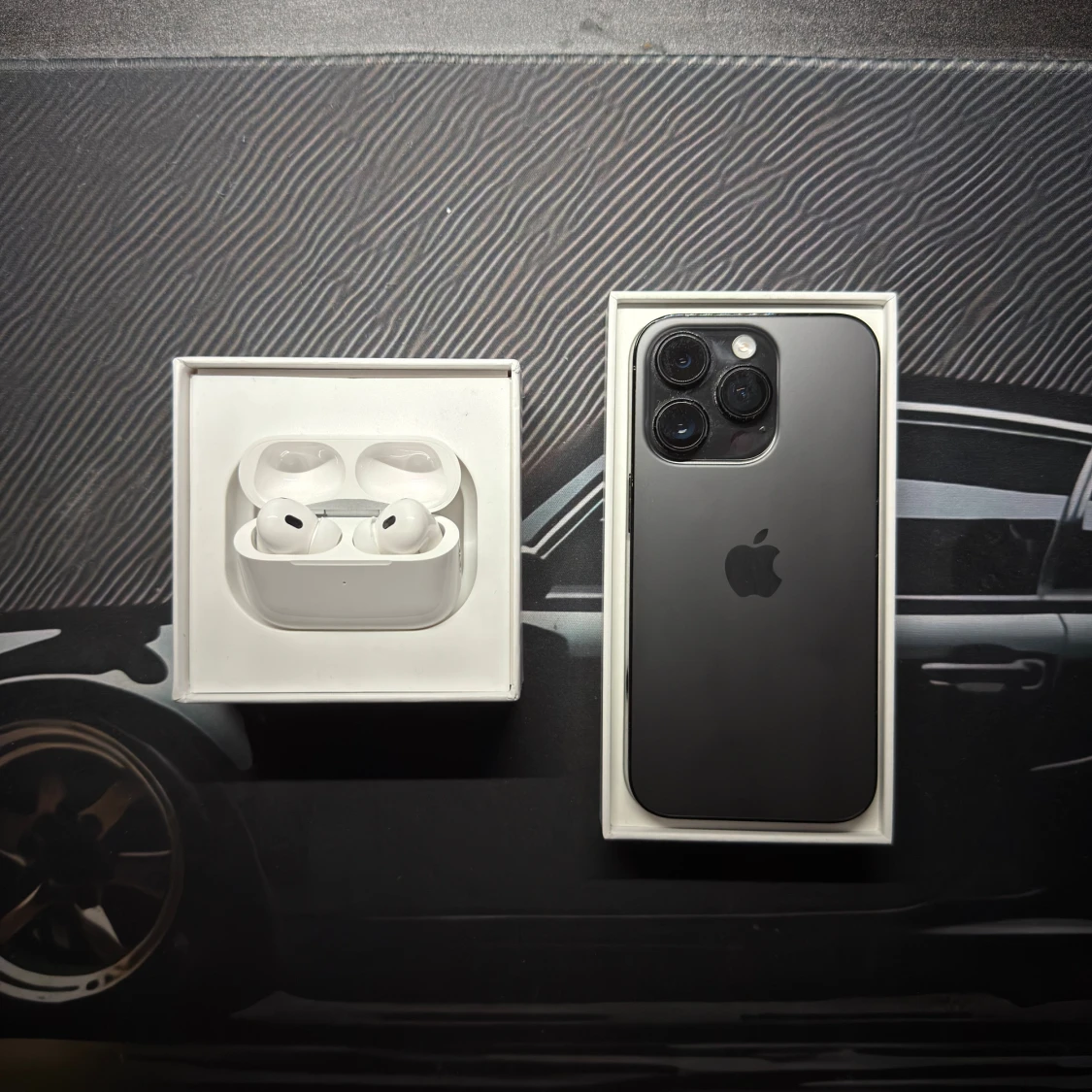 iPhone 14 Pro/Airpods med tillbehör