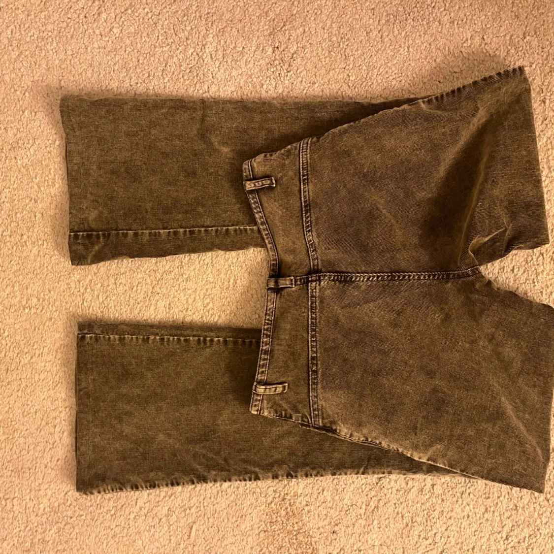 Gröna  manchesterbyxor med snörning - 4